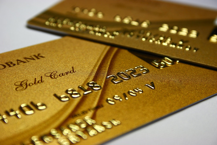 Im bardziej złota karta tym mniejsza zdolność kredytowa